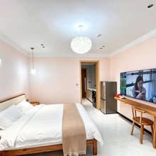 伊宁嘉萌楠舍民宿(六星街店)