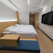 三海自助客栈(成都牛市口地铁站店)