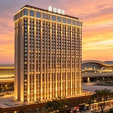 曼珀·轻奢全景酒店(黔西高铁站黔西一中店)