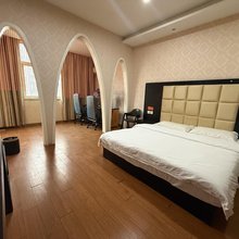 陀螺电竞酒店(东台八佰伴店)