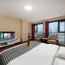 溪亭·维纳斯主题酒店(长安万达嘉和广场店)