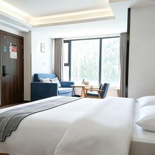 康定懒一宿民宿(情歌广场溜溜城店)