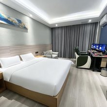 逸家电竞民宿(金堂大学城店)