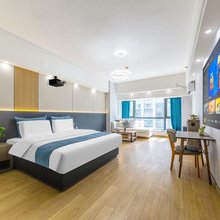 伍季影院主题公寓(仓山万达店)