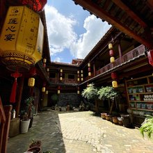 山月江居