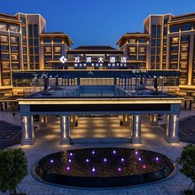 万润大酒店(昭苏县天马国际旅游文化广场店)