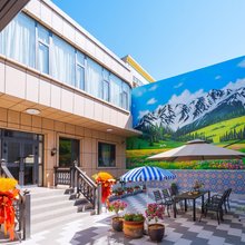妮娅民宿(六星街店)