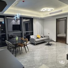 栖岸民宿(会议中心地铁站东港音乐喷泉广场店)
