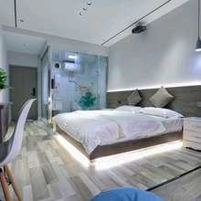 荆州橙色空间住宿