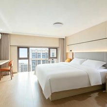 二十肆·觅见民宿(富力总部基地店)