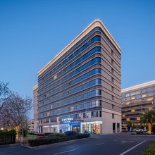 艺龙万国酒店(广州白云国际机场店)