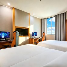 竞放电竞酒店(广州番禺亚运城店)