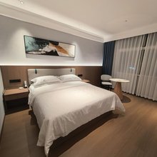 桔朵·爱情海酒店(黄冈万达广场遗爱湖店)