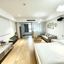 拾肆民宿(昆山高铁南站天虹购物中心店)