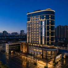 星空s电竞酒店(南昌玛雅海滩水公园灌婴路地铁站店)