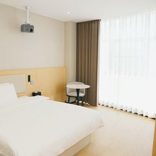 金文酒店(西安大学城樱花广场地铁站店)
