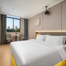 季呈酒店(武汉洪山万科广场店)