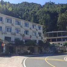 上犹县五指峰山里寒舍民宿
