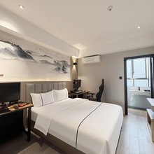 创娱电竞(增城万达广场前海人寿医院店)