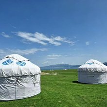 赛里木湖天山蓝湖毡房