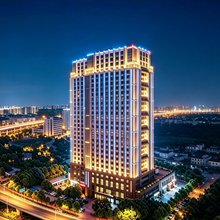 浮雲江景酒店(南昌大悦城观洲地铁站店)