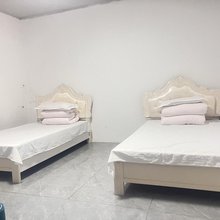 库尔德宁老八连青年旅社