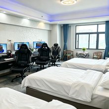 铂伦电竞民宿(洛阳宝龙广场店)