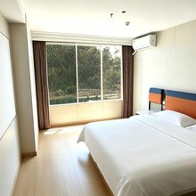 西宁怡庭商务酒店