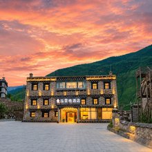 稻城泓雲格酒店