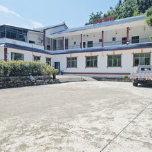 黄果树溪涧鸿盛民宿