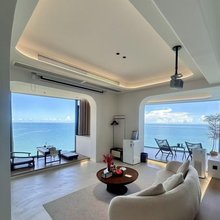 海滩长颈鹿民宿(秦皇小巷金梦海湾店)