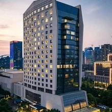 丽呈安屹酒店(武昌江滩积玉桥地铁站店)