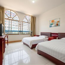 兴义市吉安宾馆(人民医院街心花园店)
