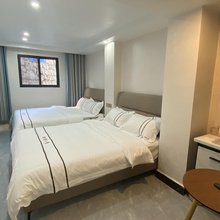 甜蜜树林小屋民宿(乌蒙大草原店)