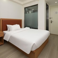 榴莲小星酒店(上海三林世博家园店)