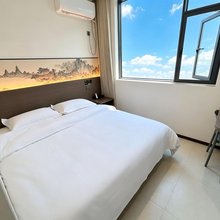 梧逅民宿(万岁山武侠城店)