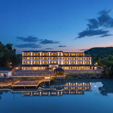 六鼎山隐世山水居酒店