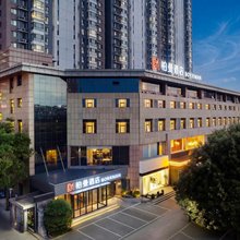 柏曼酒店(滕州龙泉广场店)