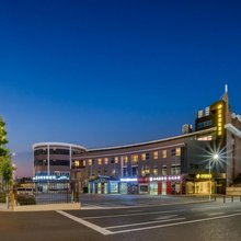 云绯国际酒店(上海松江站上海仓城影视园文化产业园店)