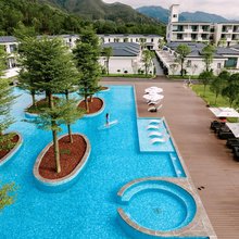 清远水上云朵温泉酒店