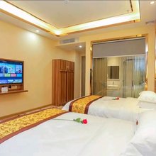 深圳侨威主题酒店(观澜湖地铁站店)