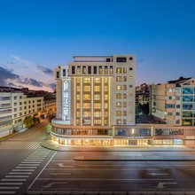 锦江之星酒店(西昌航天大道月亮湖湿地公园店)