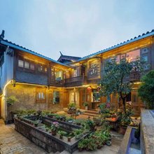 丽江古城隐山观景客栈