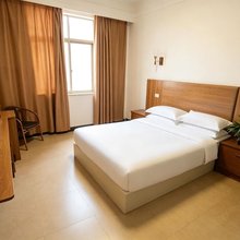 途窝假日酒店(鲁山火车汽车站店)