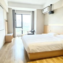 浩然云影民宿(西安东站月登阁地铁站店)