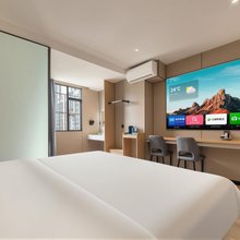 途中小栈(广州花都广场地铁站融创文旅城店)