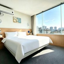 季朵电影酒店(广西大学地铁站农院路店)