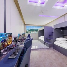 金鹏电竞公寓(深圳东站布吉店)