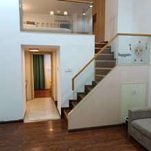光轨民宿(吾悦广场科技城地铁站店)