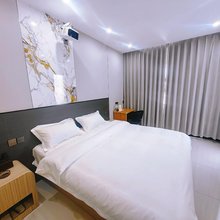 宏盛雅居酒店